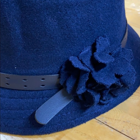 Navy Hat w/felt flower - Picture 2 of 3